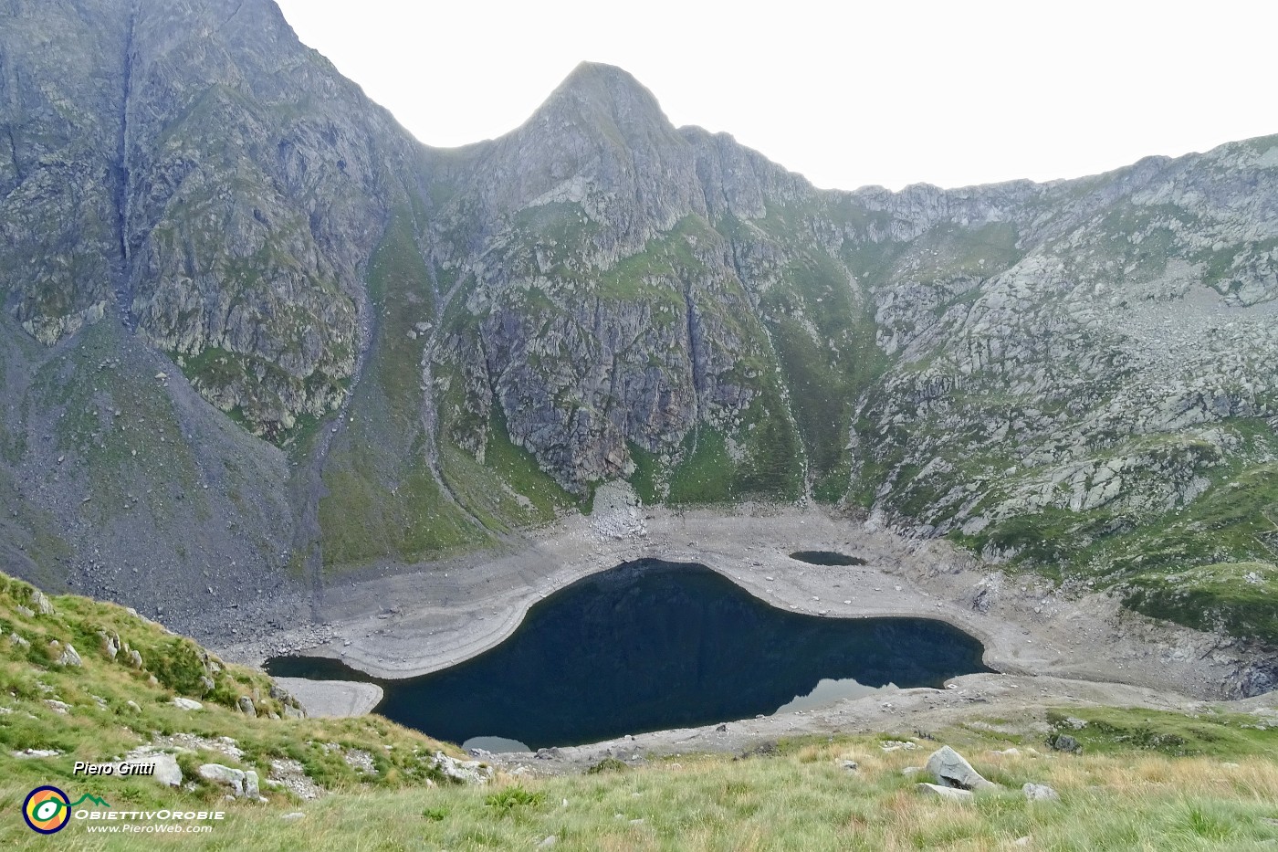 15 Il Lago del Diavolo con poca acqua...una tartaruga .JPG -                                